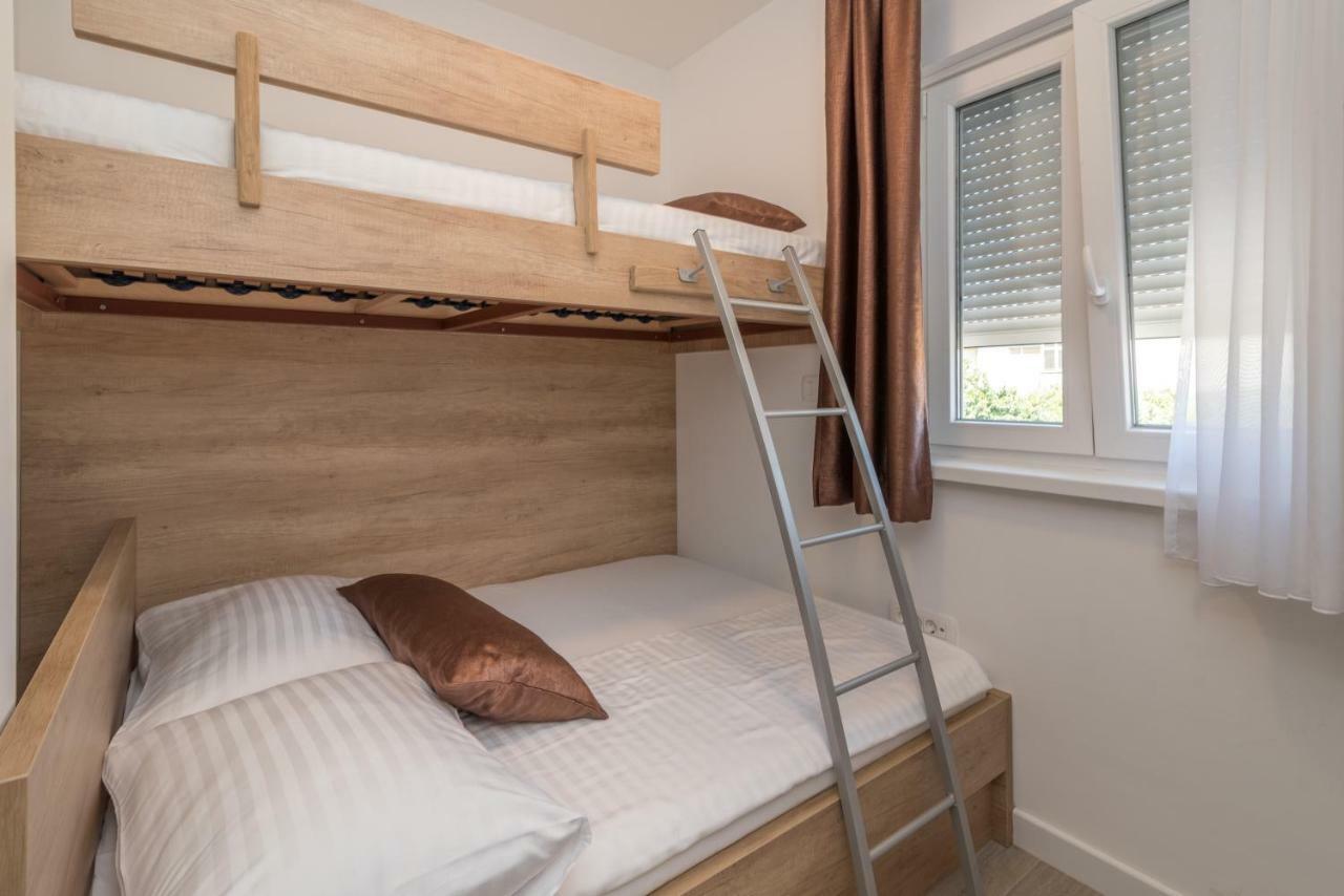 Guest House Petra Trogir Ngoại thất bức ảnh